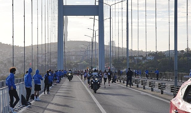 turkiye-is-bankasi-istanbul-maratonu-kosuldu.jpg